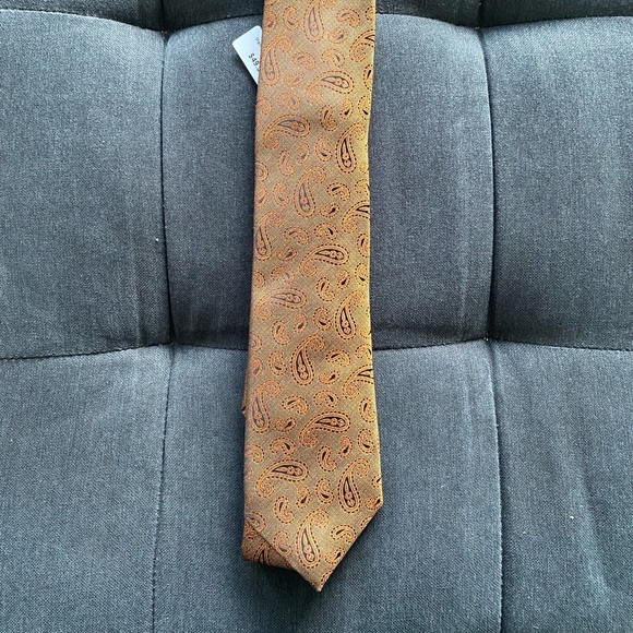NWT - Egara Paisley Tie - Picture 2 of 4